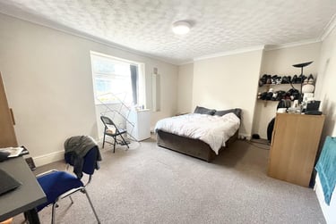6 bed house, Arundel Crescent, Stonehouse, Plymouth, PL15DY - Image 2